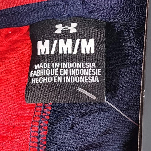 Under Armour Project Rock USA Loose Fit Mesh Shorts Mens M Red White Blue Pocket - Picture 16 of 16